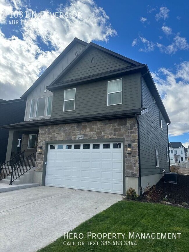 Building Photo - 1031 Devers Dr