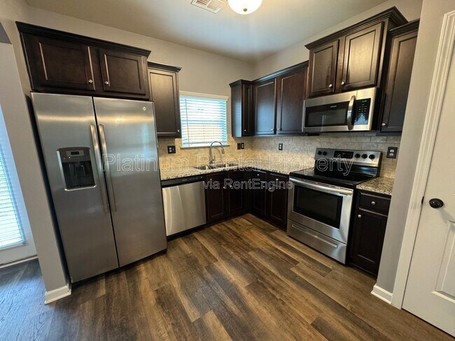 Building Photo - 5745 Woodside Crossing