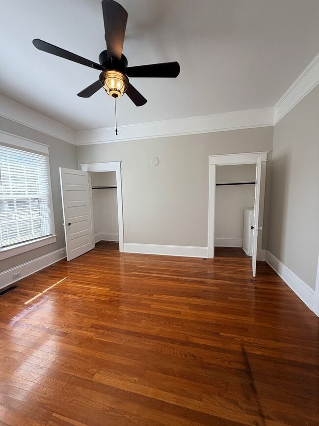 Building Photo - 205 Saluda St