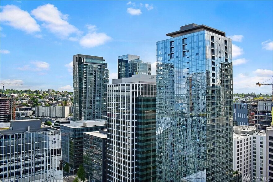 Beautiful city views of changing skyline - 819 Virginia St