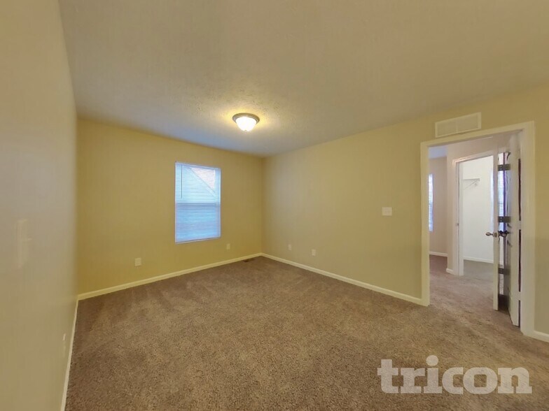 Building Photo - 2027 Shadow Creek Blvd