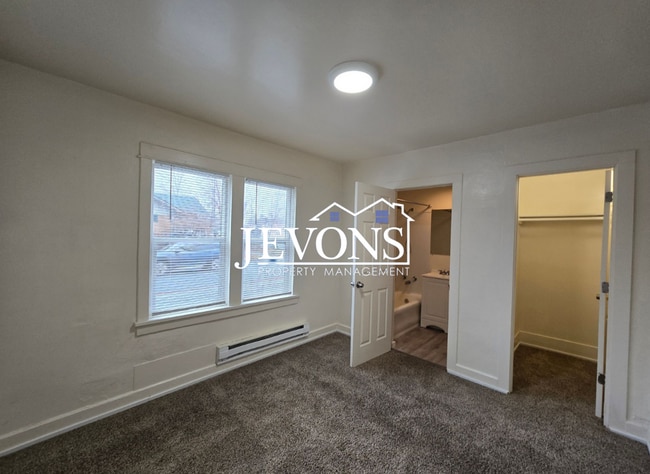 Building Photo - 201 N 6th St