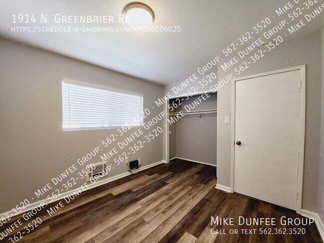 Building Photo - 1914 N Greenbrier Rd