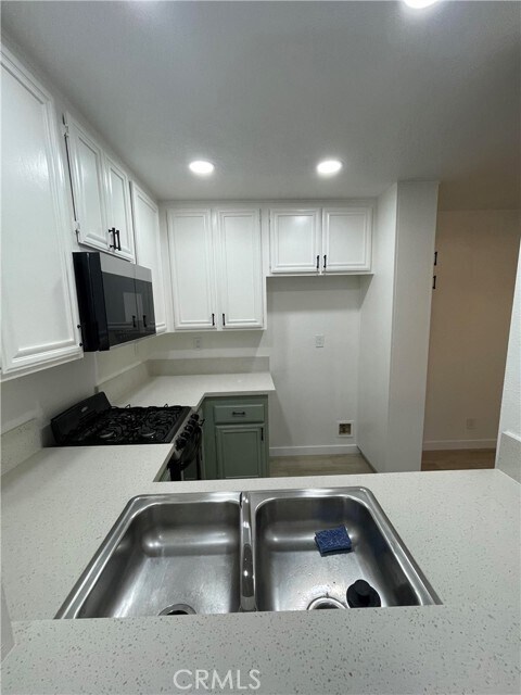 Building Photo - 47 Gaviota