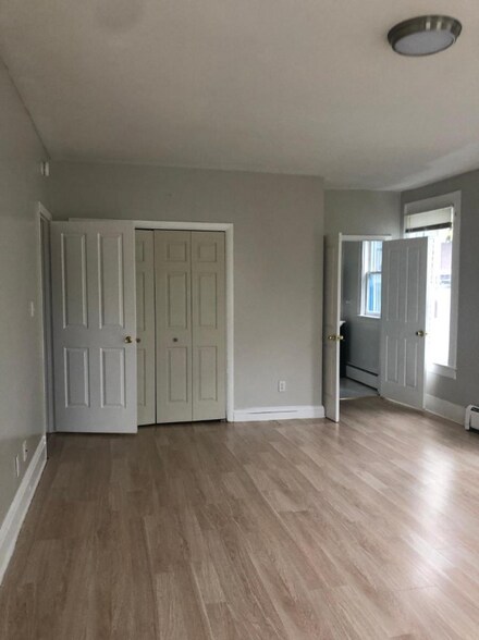 Building Photo - 313 Rutger St