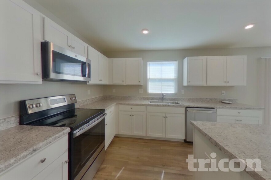 Building Photo - 5772 Camp Ct