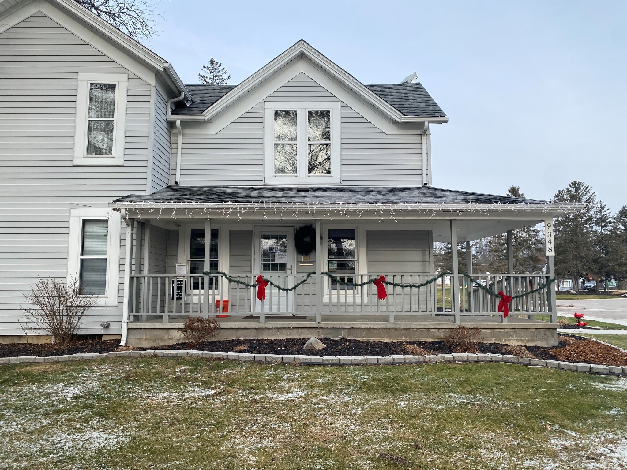 Building Photo - 15557 Pine Ridge Dr