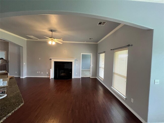 Building Photo - 753 Caroline Dr