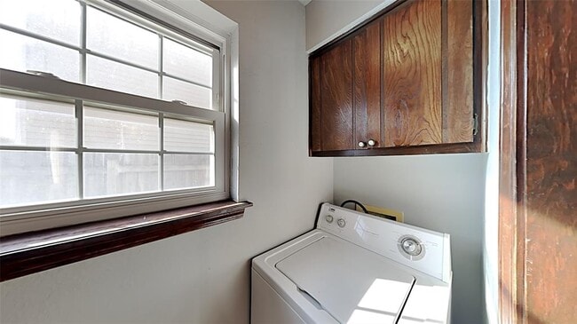 Building Photo - 436 Belmont Dr