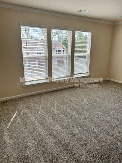 Building Photo - 315 Villanova Dr