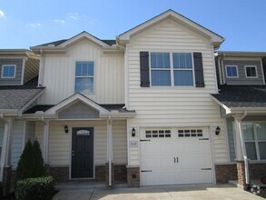 Building Photo - Convenient and cozy Puckett Downs Townhome