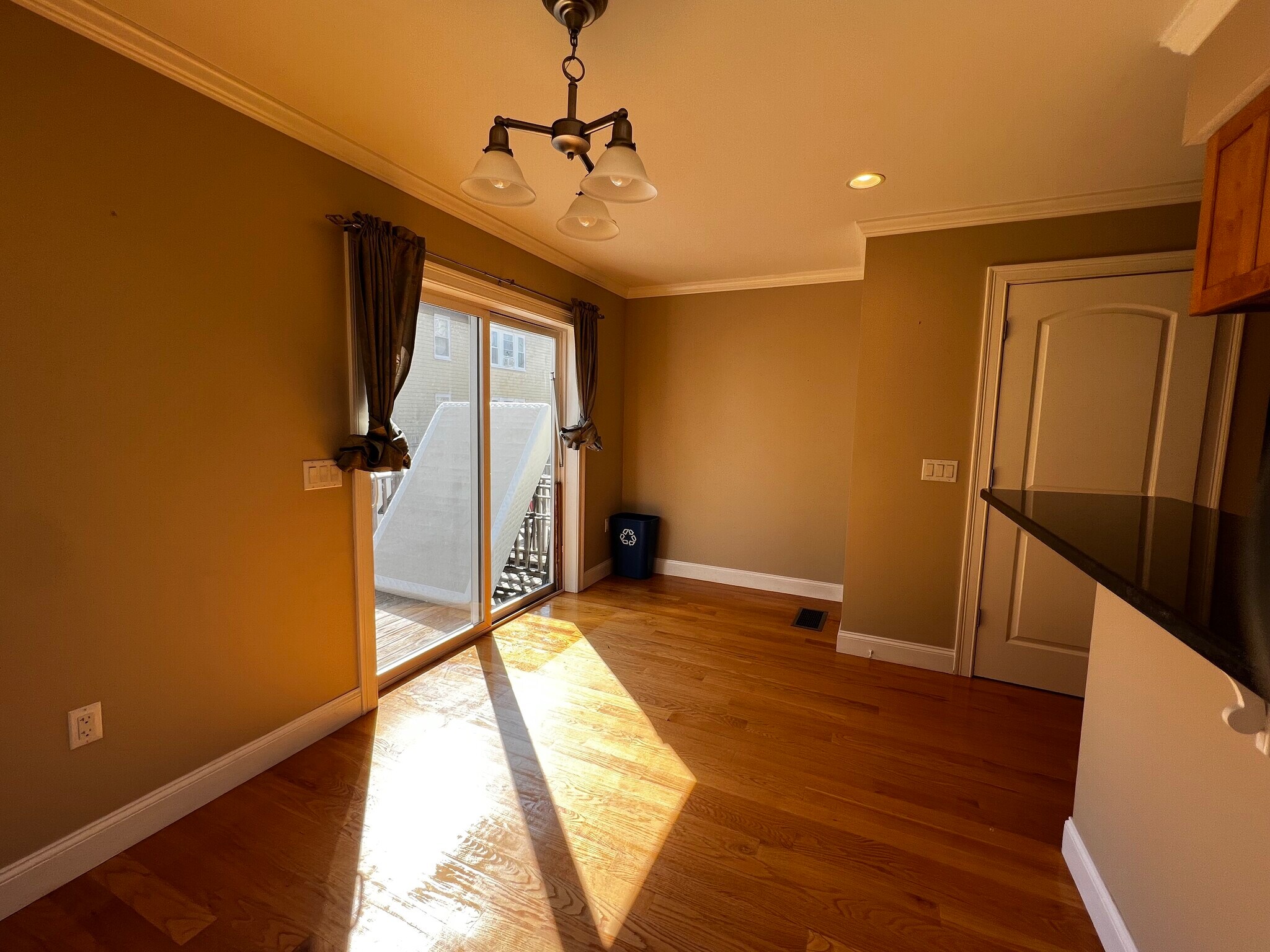 Building Photo - 54 Holton St