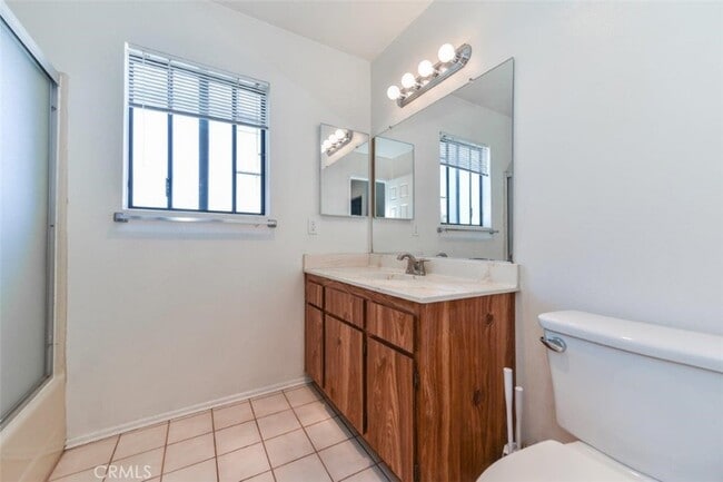 Building Photo - 1818 W 145th St