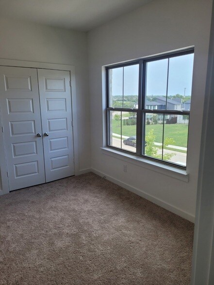 Building Photo - 105 Genovese Dr