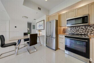 Building Photo - 3500 Coral Wy