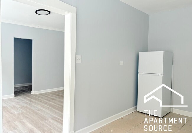 Building Photo - 6228 S Western Ave