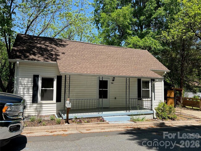 Building Photo - 346 Nesbit Ave
