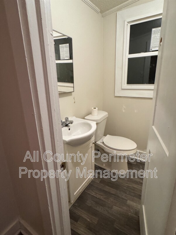 Building Photo - 2169 Neal Ave