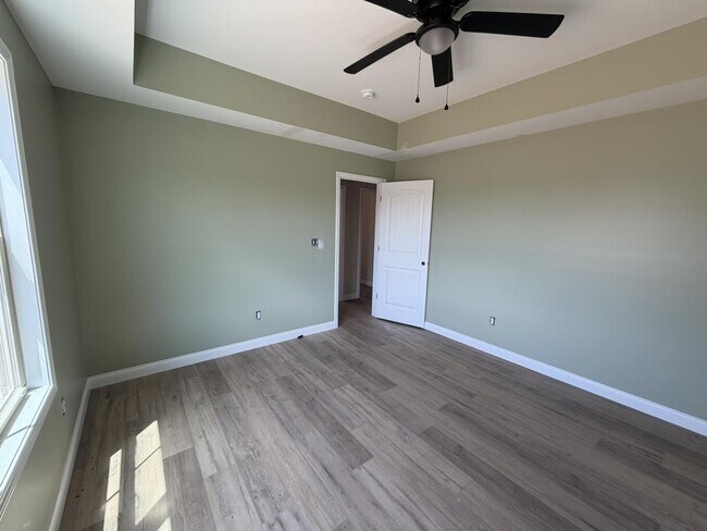Building Photo - 142 Pinehurst Wy