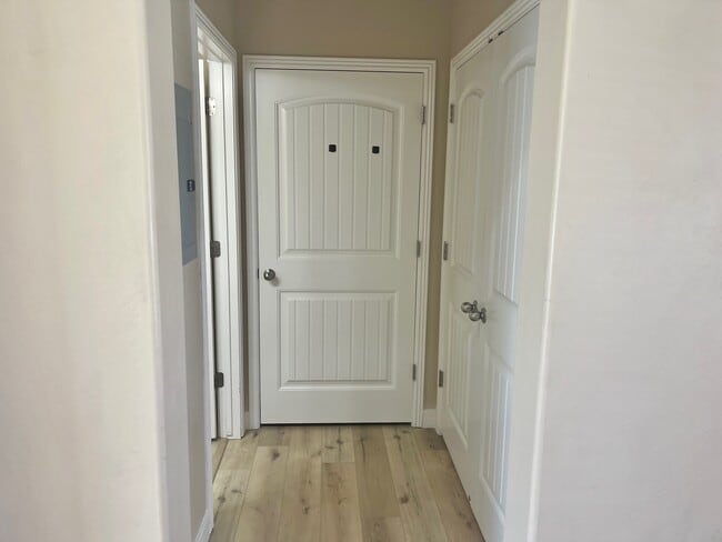 Building Photo - West Park Town House #55