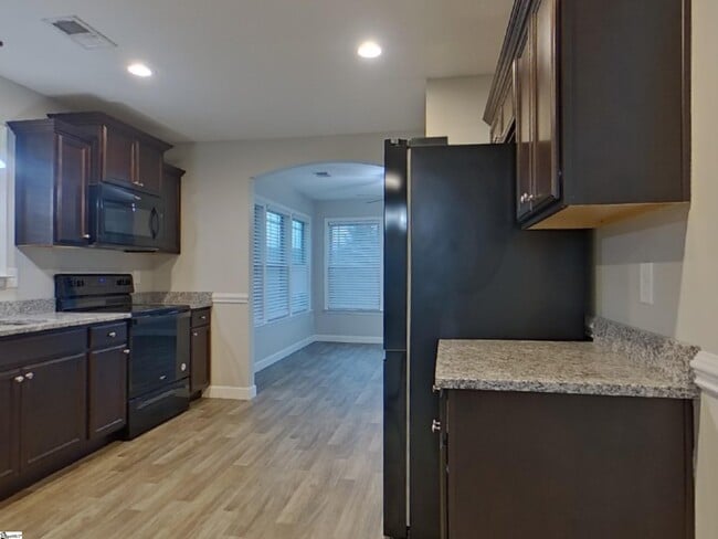 Building Photo - 801 Alley Ridge Dr
