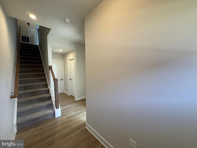 Building Photo - 4929 DUNHAVEN Dr