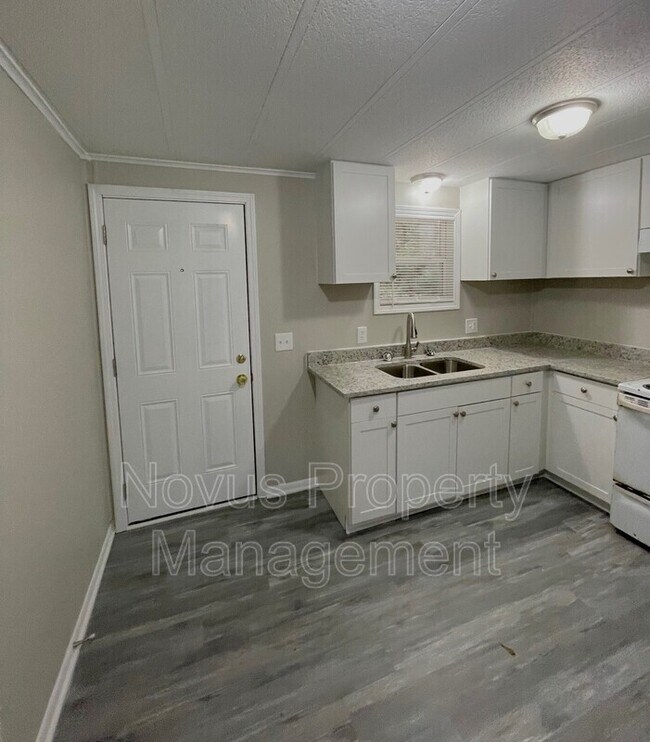 Building Photo - 60 Gees Ln