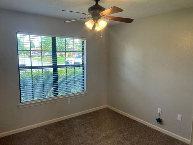 Building Photo - 3 Bed 2 Bath Home