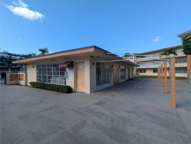 Building Photo - 11855 NE 19th Dr