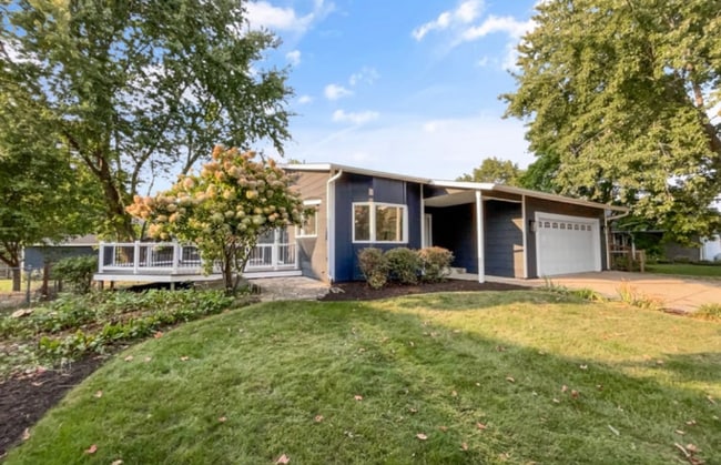 Building Photo - 377 Oakwood Dr
