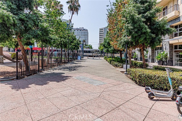Building Photo - 133 The Promenade N