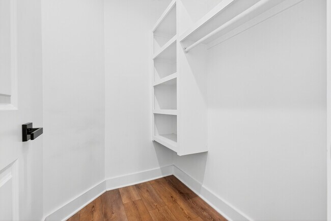 Building Photo - 413 Lellyett St