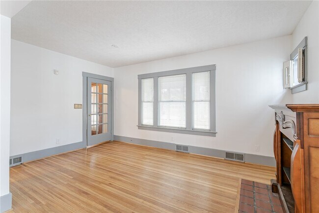 Building Photo - 176 Merwin Ave