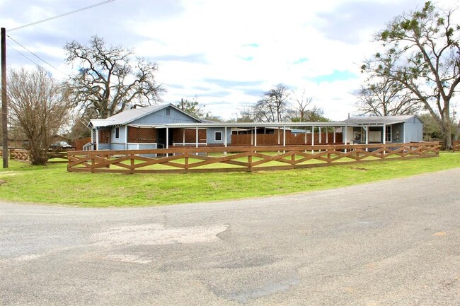 Building Photo - 1221 Giddings St