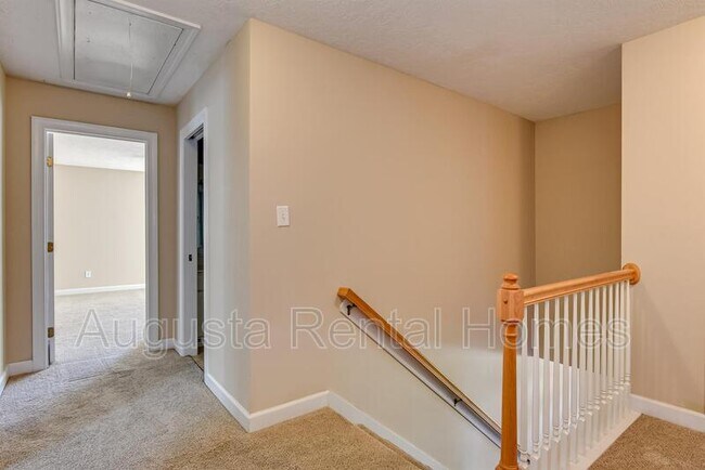 Building Photo - 1644 Jamestown Ave