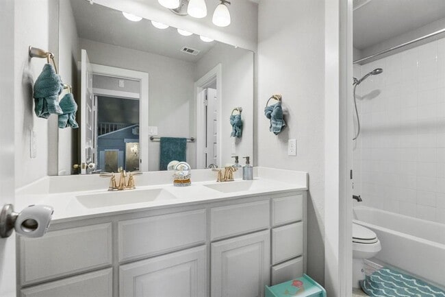 Building Photo - 2603 Country Ln