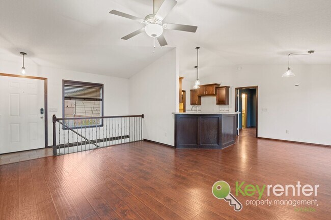 Building Photo - Beautiful 4 Bedroom 3 Bath | Goddard School District