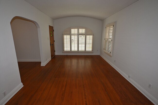 Building Photo - Beautiful 2 Bed 2 Bath Single Story House in Belmont Shore of Long Beach