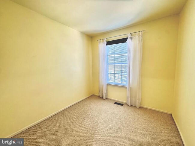 Building Photo - 4711 Leyden Way