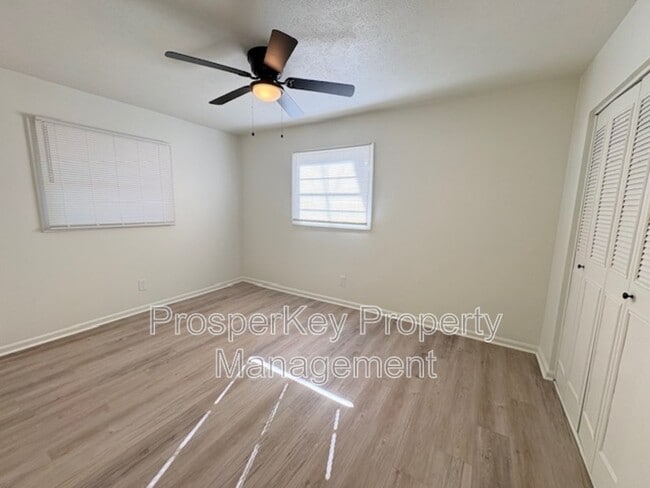 Building Photo - 2236 Danbury Dr