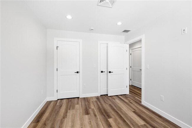 Building Photo - 47 Arnolds Neck Dr