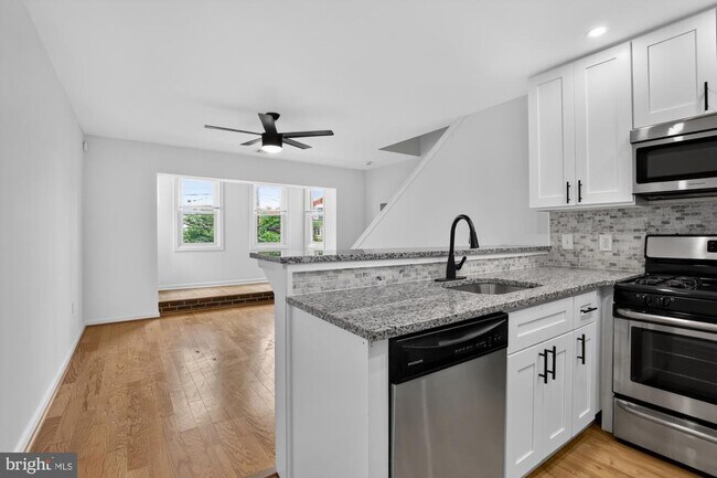 Building Photo - 704 N 18th St
