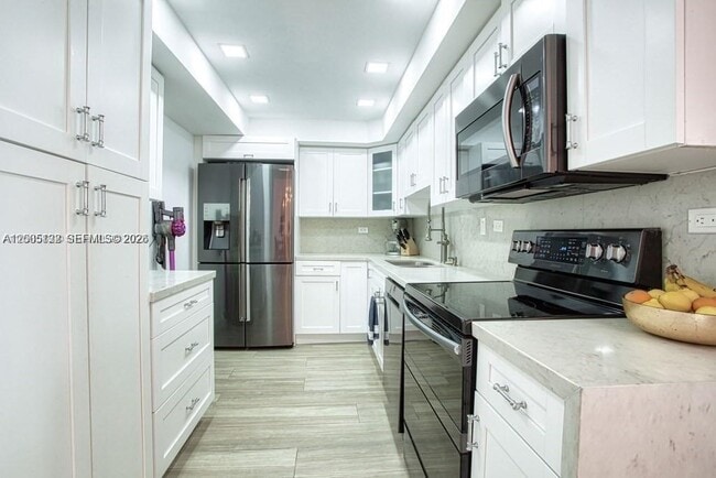 Building Photo - 20225 NE 34th Ct