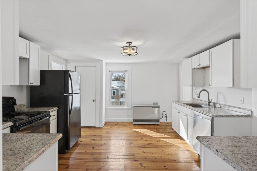 Building Photo - 28 DuPont Ave