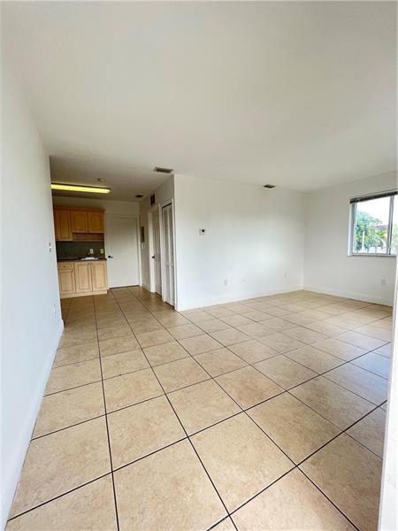 Building Photo - 2185 NW 16th Terrace