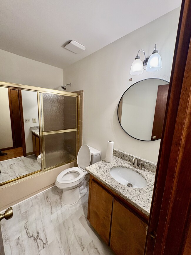 Building Photo - 5 Sweet Branch Ct