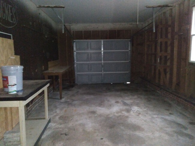 Building Photo - 309 Tall Pine Rd