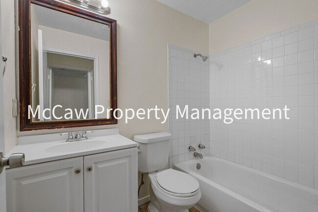 Building Photo - 14306 Seminole Dr