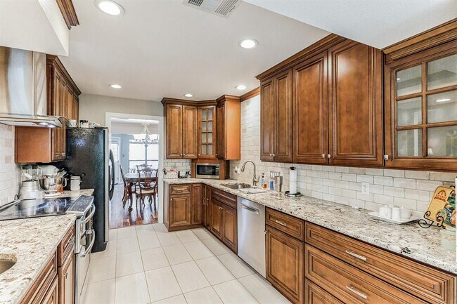 Building Photo - 6007 Gardenridge Hollow