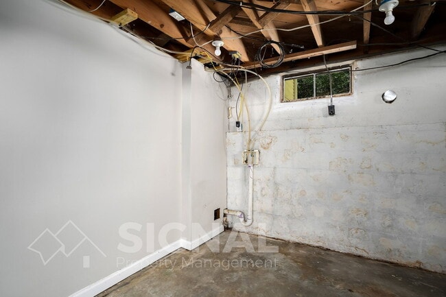 Building Photo - 4221 50th Ave N